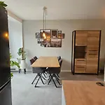 Moderne Gedeelde Woning Met Hottube, Dicht Bij Het Centrum