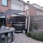 Moderne Gedeelde Woning Met Hottube, Dicht Bij Het Centrum
