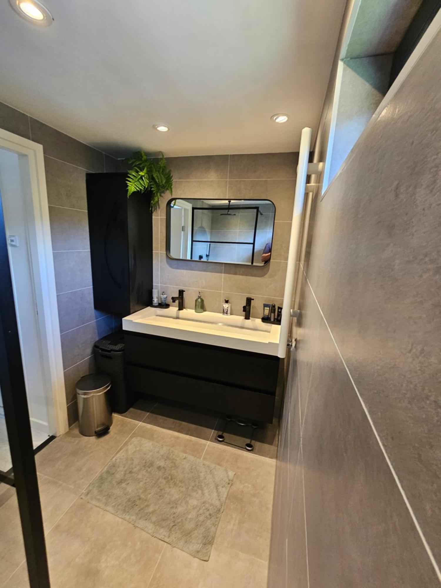 Moderne Gedeelde Woning Met Hottube, Dicht Bij Het Centrum Guest house *