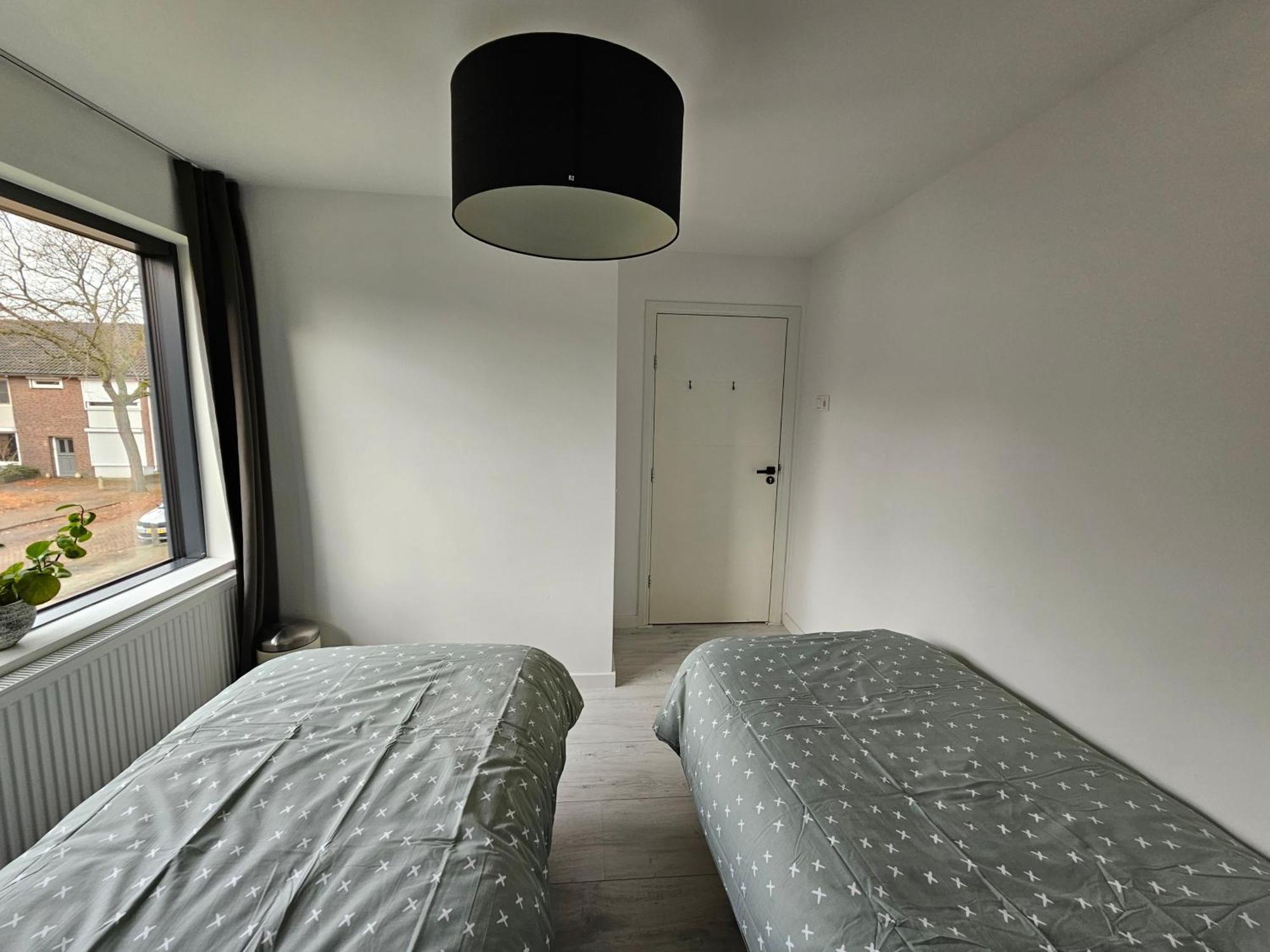 Guest house Moderne Gedeelde Woning Met Hottube, Dicht Bij Het Centrum *
